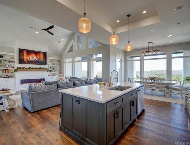 255 Falcon Ridge Trl, Hot Springs Village, AR 71909