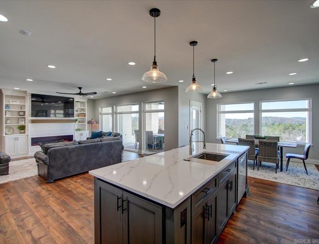 255 Falcon Ridge Trl, Hot Springs Village, AR 71909