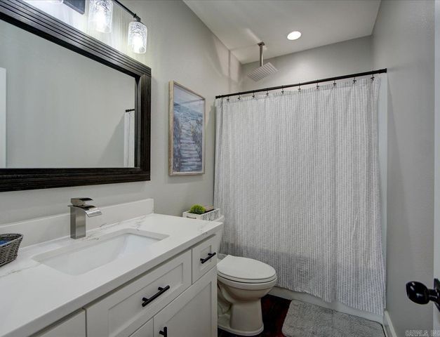 255 Falcon Ridge Trl, Hot Springs Village, AR 71909