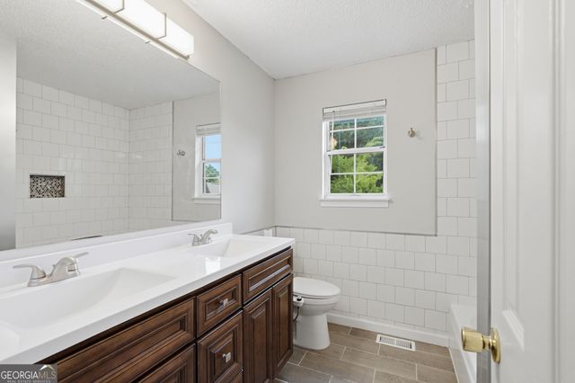 5697 Glandor Drive SE, Mableton, GA 30126