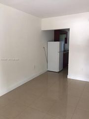 371 NE 80th Ter 12, Miami, FL 33138