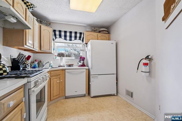 1317 Paddington Road, Mahwah, NJ 07430