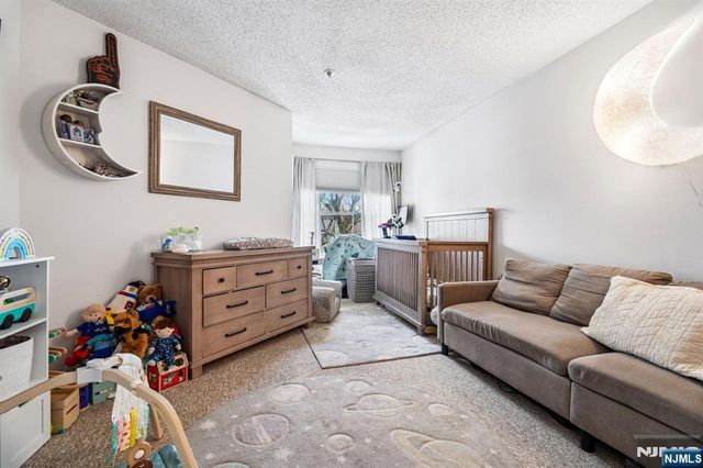 1317 Paddington Road, Mahwah, NJ 07430
