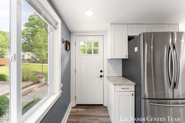 16837 Ferry Street, Ferrysburg City, MI 49456