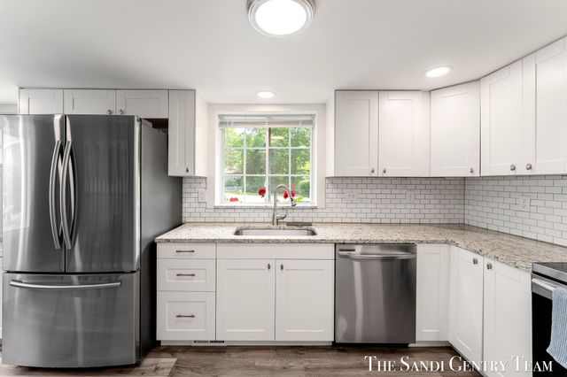 16837 Ferry Street, Ferrysburg City, MI 49456