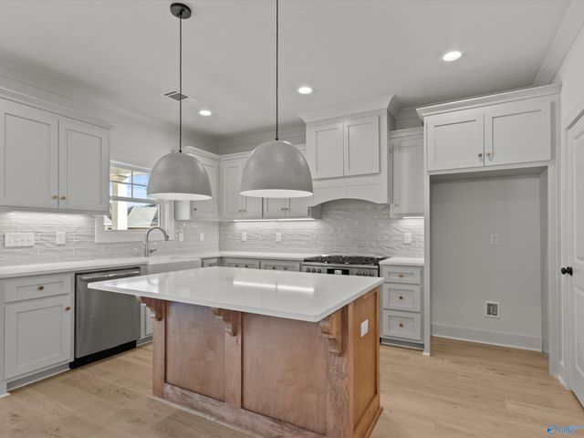 22040 Mulligan Parkway, Athens, AL 35613