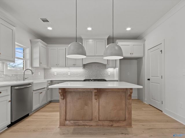 22040 Mulligan Parkway, Athens, AL 35613