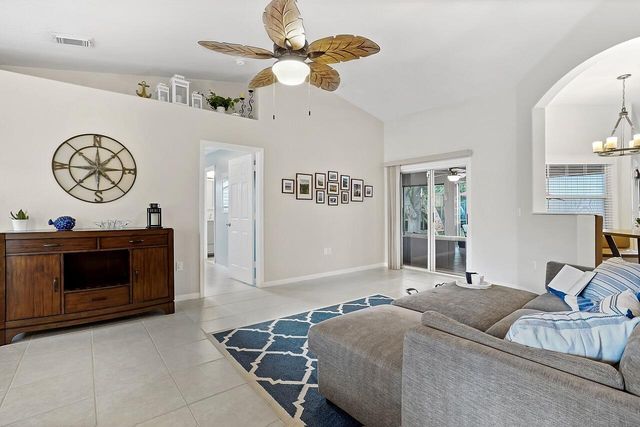 8015 97th Court, Vero Beach, FL 32967