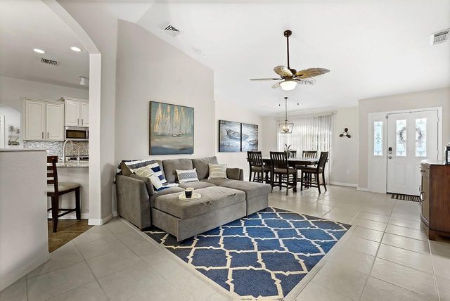 8015 97th Court, Vero Beach, FL 32967