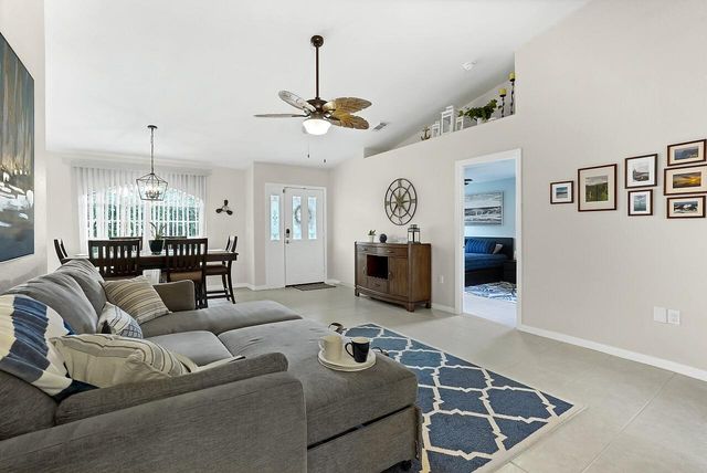 8015 97th Court, Vero Beach, FL 32967