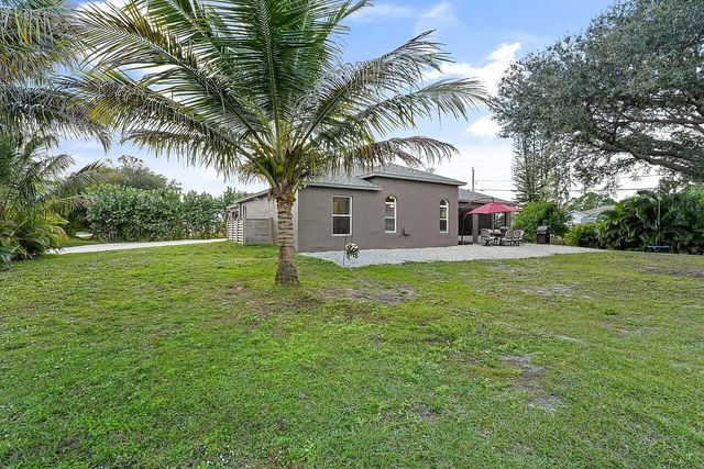 8015 97th Court, Vero Beach, FL 32967