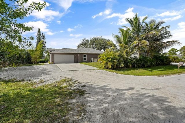 8015 97th Court, Vero Beach, FL 32967