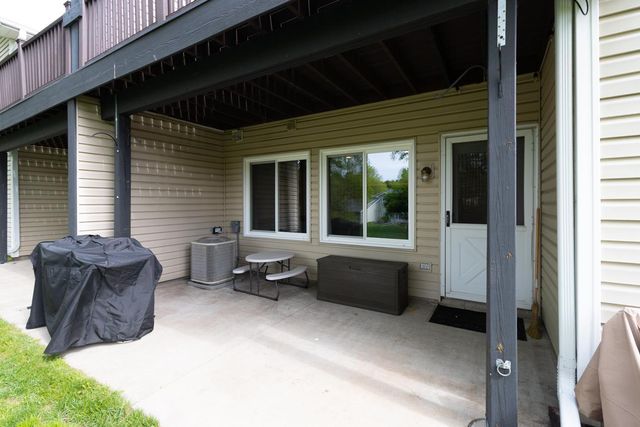 1420 Hilo Avenue N, Oakdale, MN 55128