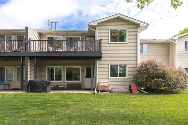 1420 Hilo Avenue N, Oakdale, MN 55128