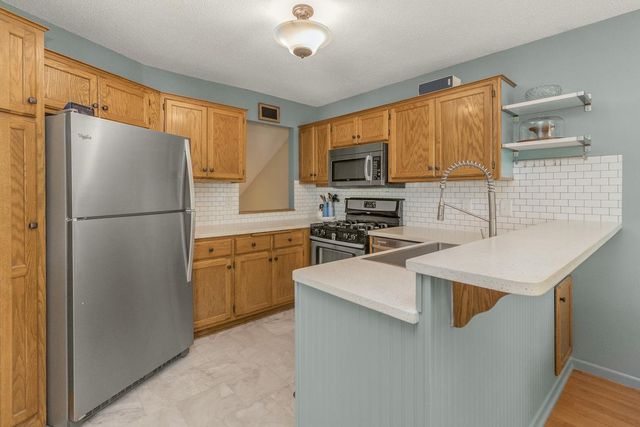 1420 Hilo Avenue N, Oakdale, MN 55128