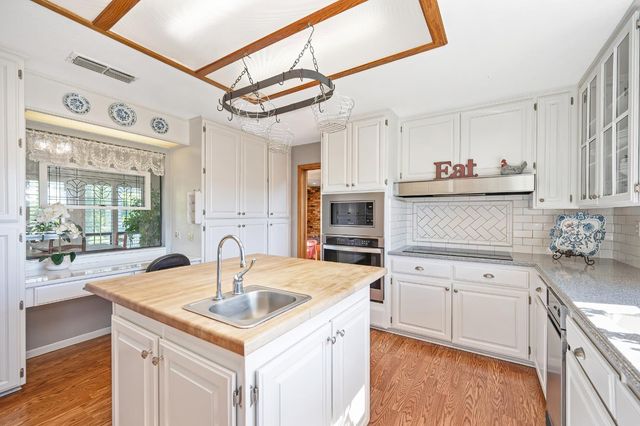 14470 Riva Ridge Cir, Auburn, CA 95602