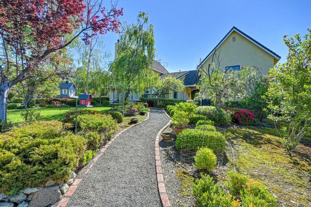 14470 Riva Ridge Cir, Auburn, CA 95602