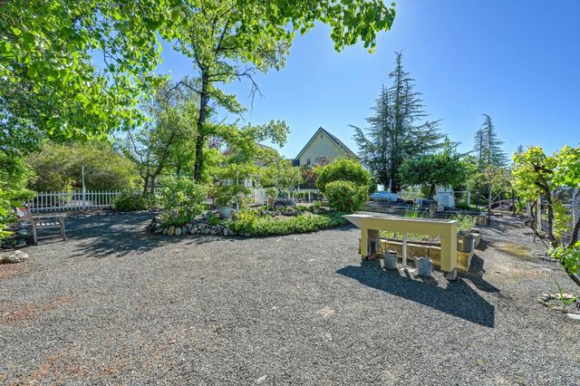 14470 Riva Ridge Cir, Auburn, CA 95602