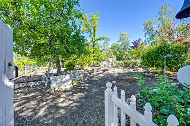 14470 Riva Ridge Cir, Auburn, CA 95602