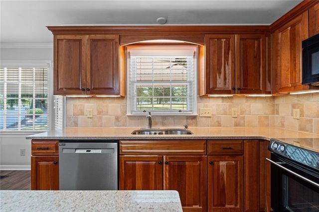 240 Deerfield Road, Bogart, GA 30622