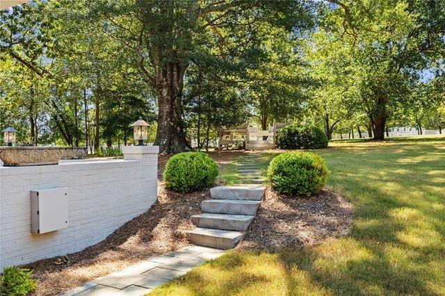 240 Deerfield Road, Bogart, GA 30622