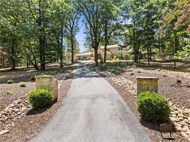 240 Deerfield Road, Bogart, GA 30622