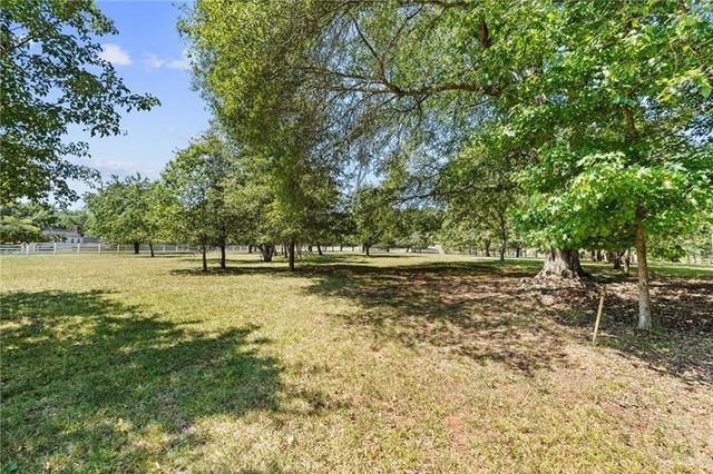 240 Deerfield Road, Bogart, GA 30622