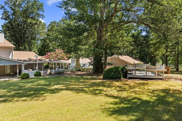 240 Deerfield Road, Bogart, GA 30622