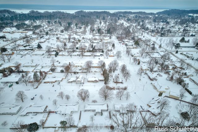 5080 Mcdowell Street, Norton Shores City, MI 49441