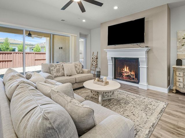 4226 Fox Hollow St, Folsom, CA 95630