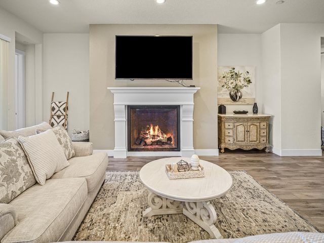 4226 Fox Hollow St, Folsom, CA 95630