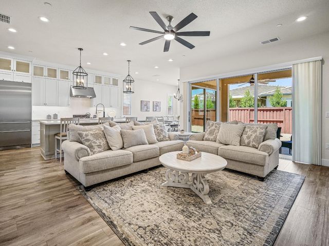 4226 Fox Hollow St, Folsom, CA 95630