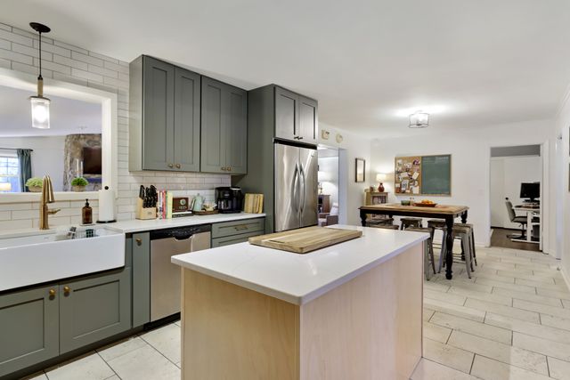 1119 Walton Dr, Murfreesboro, TN 37130