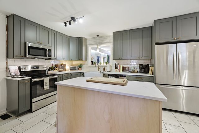 1119 Walton Dr, Murfreesboro, TN 37130