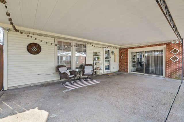 1119 Walton Dr, Murfreesboro, TN 37130