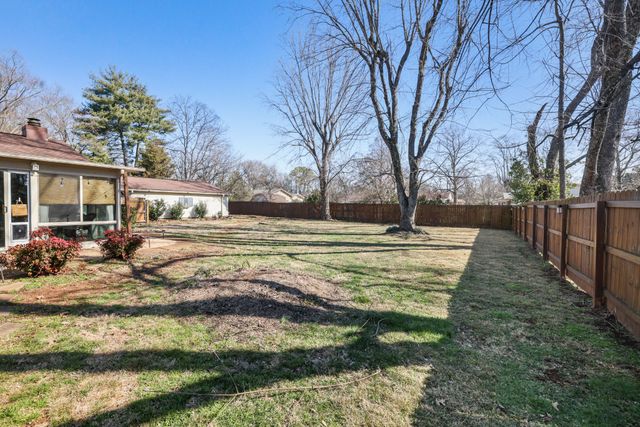 1119 Walton Dr, Murfreesboro, TN 37130