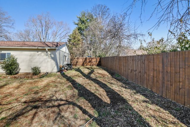 1119 Walton Dr, Murfreesboro, TN 37130