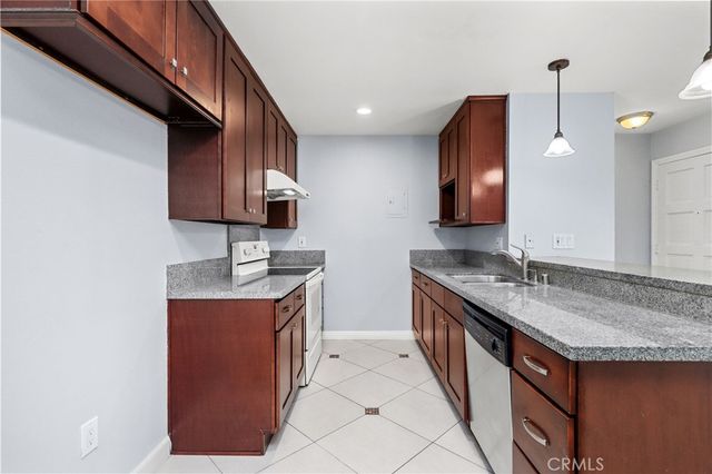 2501 W Sunflower Avenue E16, Santa Ana, CA 92704