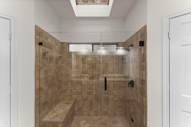 6 Thornhedge Court, The Woodlands, TX 77381