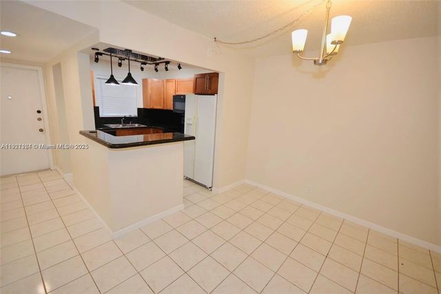 5100 SW 64th Ave 101, Davie, FL 33314