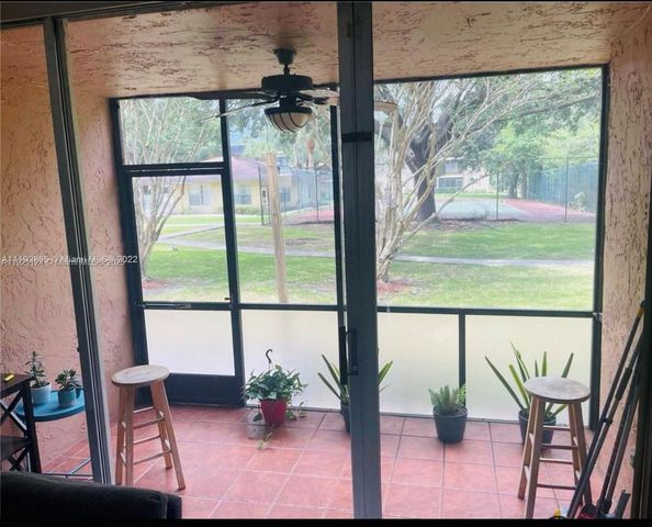 5100 SW 64th Ave 101, Davie, FL 33314