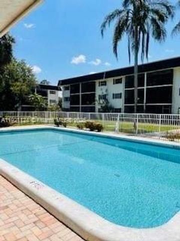 5100 SW 64th Ave 101, Davie, FL 33314