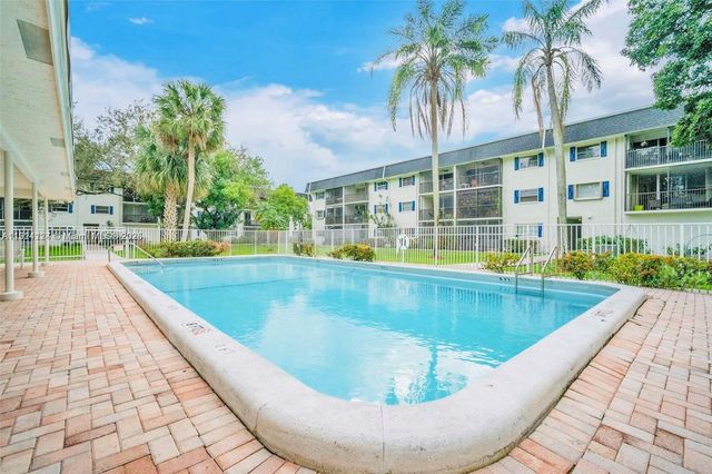 5100 SW 64th Ave 101, Davie, FL 33314