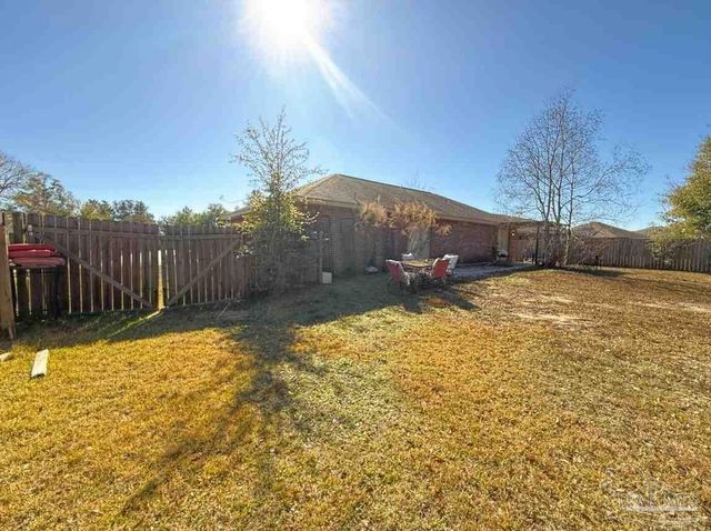 8826 Bluebell St, Milton, FL 32583