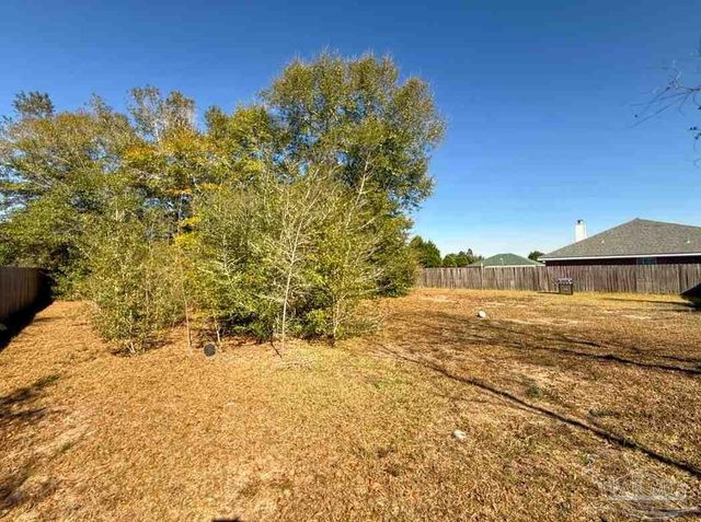 8826 Bluebell St, Milton, FL 32583