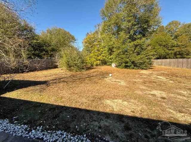 8826 Bluebell St, Milton, FL 32583