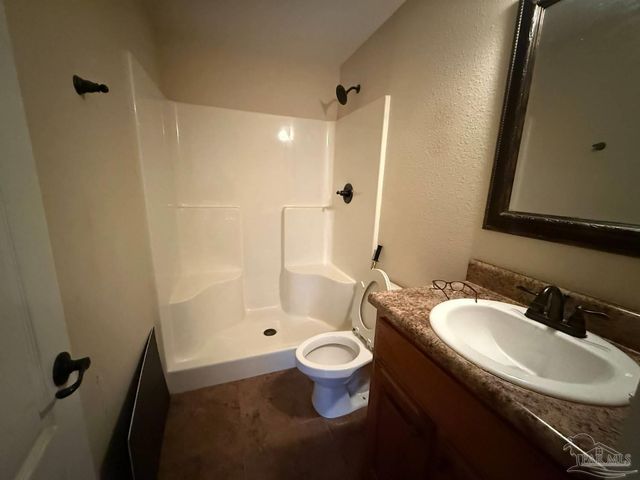 8826 Bluebell St, Milton, FL 32583