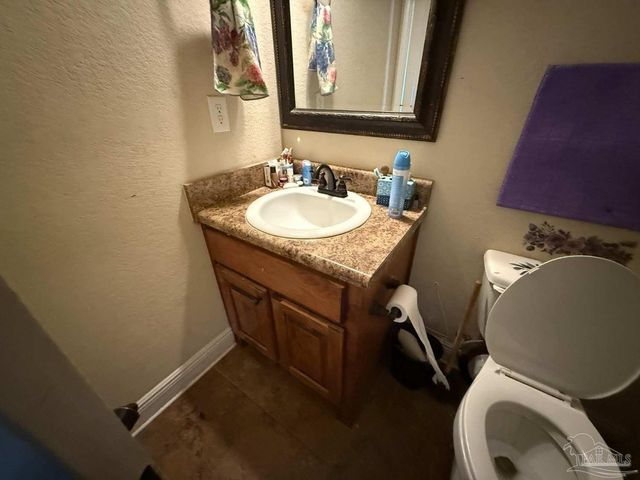 8826 Bluebell St, Milton, FL 32583