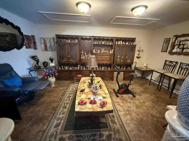 8826 Bluebell St, Milton, FL 32583