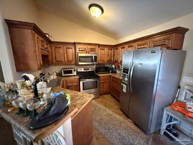 8826 Bluebell St, Milton, FL 32583